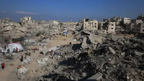 Israeli Armored Vehicles Advance into Major Gaza City Civilian Area